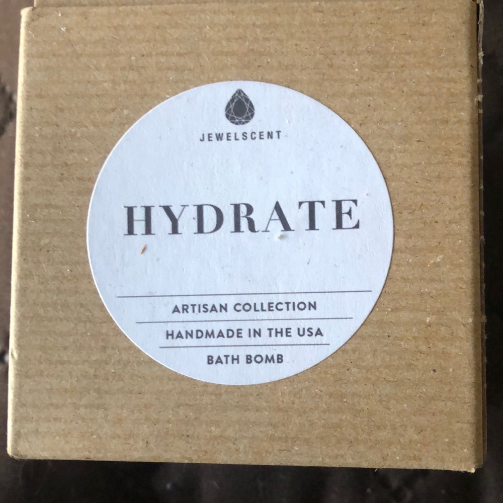 Jewelscent brand new jewelry bath bomb Hydrate